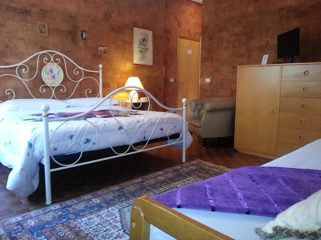 Al Villino Del Sole Bed & Breakfast Fano Ngoại thất bức ảnh